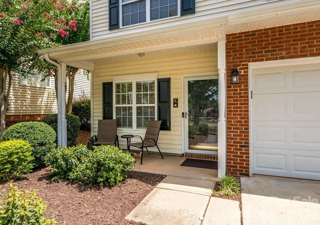 2nd image of 15583 Stronvar House Ln, Charlotte, NC 28277 | MLS# 4415520