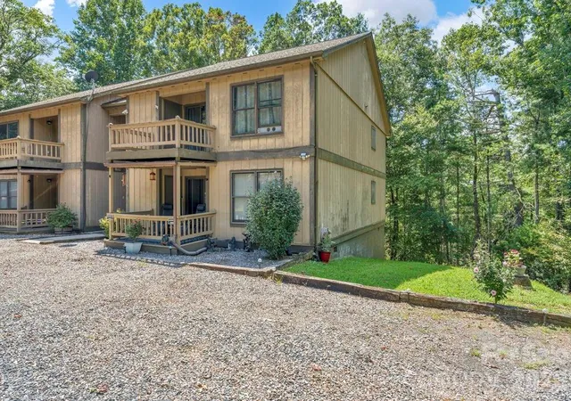 Photo 2 of Condo for sale at 655 Overlook Dr, Spruce Pine, NC 28777 | MLS# 4415522 | Listing updated on 2026-08-25