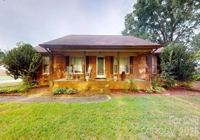 Photo 1 of Single family home for sale at 2605 Kimberly Dr, Monroe, NC 28110 | MLS# 4415526 | Listing updated on 2026-08-27