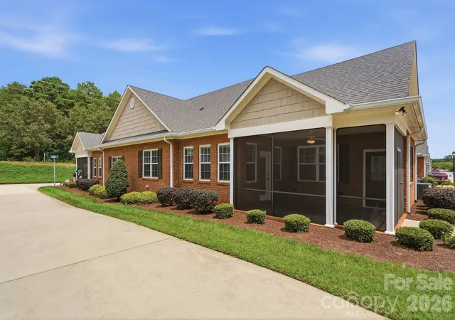 Photo 3 of Sale Pending at 8213 Rainier Dr, Denver, NC 28037 | MLS# 4415528 | Listing updated on 2026-09-08