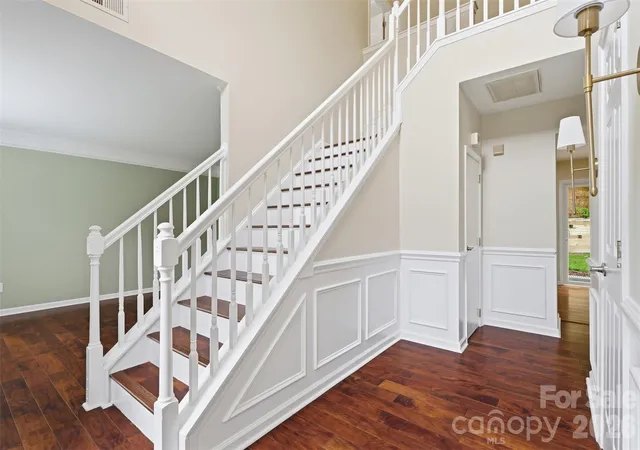Photo 3 of Single family home for sale at 14339 Crown Harbor Dr, Charlotte, NC 28278 | MLS# 4415529 | Listing updated on 2026-09-21