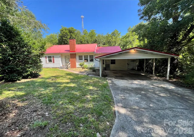 Photo 2 of Single family home for sale at 215 Factory St, Biscoe, NC 27209 | MLS# 4415538 | Listing updated on 2026-08-18