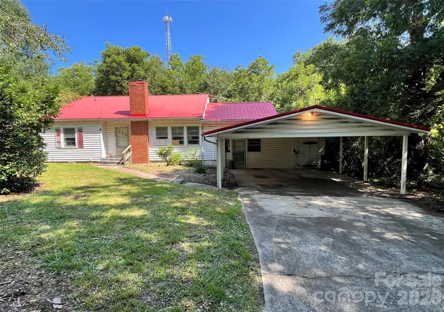 Photo 3 of Single family home for sale at 215 Factory St, Biscoe, NC 27209 | MLS# 4415538 | Listing updated on 2026-08-18