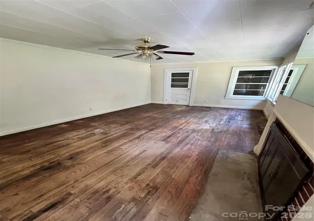 Photo 5 of Single family home for sale at 215 Factory St, Biscoe, NC 27209 | MLS# 4415538 | Listing updated on 2026-08-18