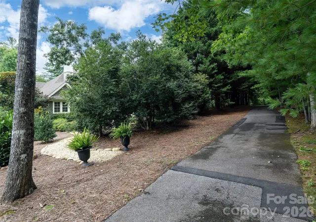 44th image of 39 Beadle Ln, Asheville, NC 28803 | MLS# 4415544