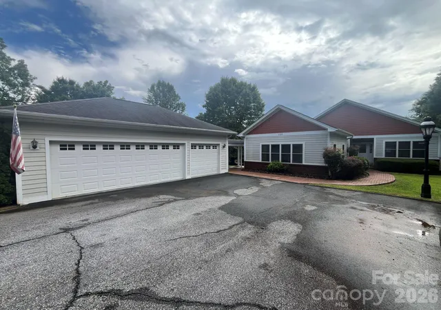 2nd image of 150 Holly Springs Rd, Hendersonville, NC 28729 | MLS# 4415566