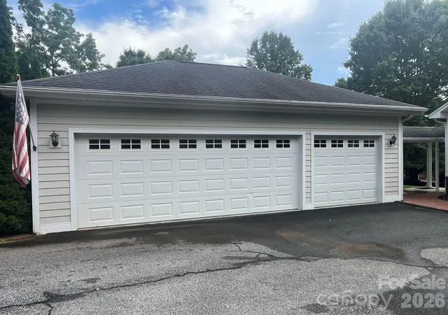 3rd image of 150 Holly Springs Rd, Hendersonville, NC 28729 | MLS# 4415566