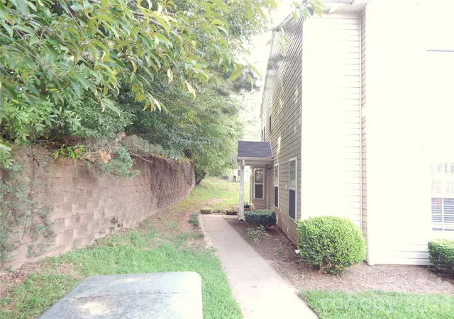 Photo 2 of Townhouse for sale at 832 Chevelle Dr, Statesville, NC 28677 | MLS# 4415573 | Listing updated on 2026-08-18