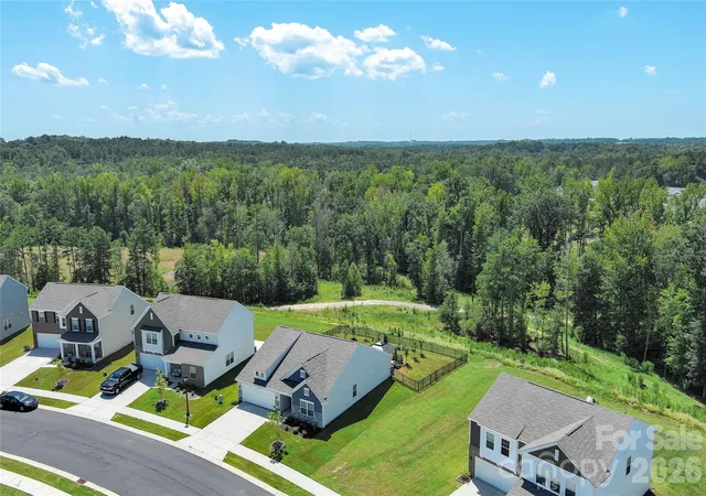 4th image of 1177 Blackburn Cir, Edgemoor, SC 29712 | MLS# 4415574