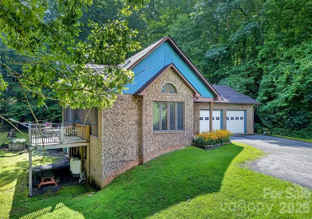 2nd image of 108 Shenandoah Dr, Burnsville, NC 28714 | MLS# 4415597