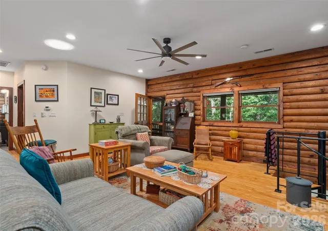 Photo 5 of Single family home for sale at 185 Rainbow Lake Dr, Brevard, NC 28712 | MLS# 4415603 | Listing updated on 2026-08-19