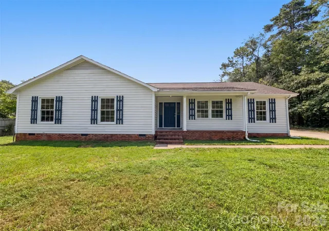 1st image of 4202 Wrentree Dr, Dallas, NC 28034 | MLS# 4415605