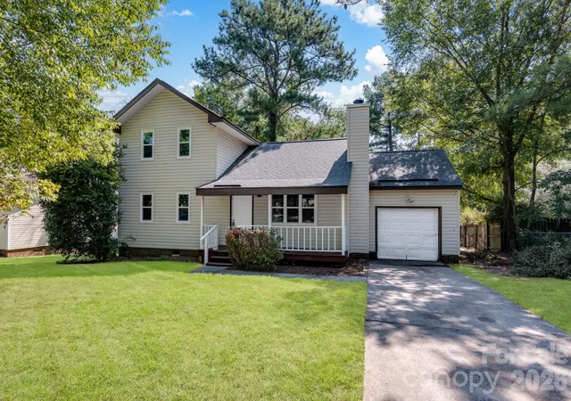 Photo 1 of Single family home for sale at 5300 Rolling Oak Ln, Charlotte, NC 28227 | MLS# 4415620 | Listing updated on 2026-10-27
