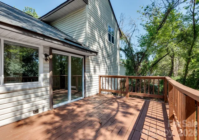 Photo 2 of Single family home for sale at 5300 Rolling Oak Ln, Charlotte, NC 28227 | MLS# 4415620 | Listing updated on 2026-10-27