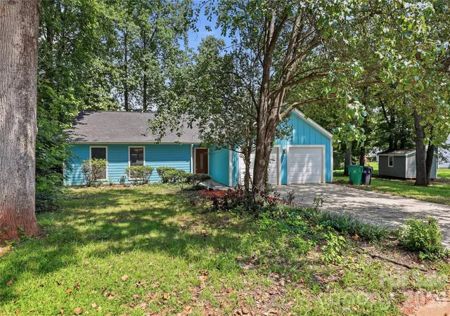 Photo 3 of Single family home for sale at 5810 Ness Ct, Charlotte, NC 28208 | MLS# 4415634 | Listing updated on 2026-09-17