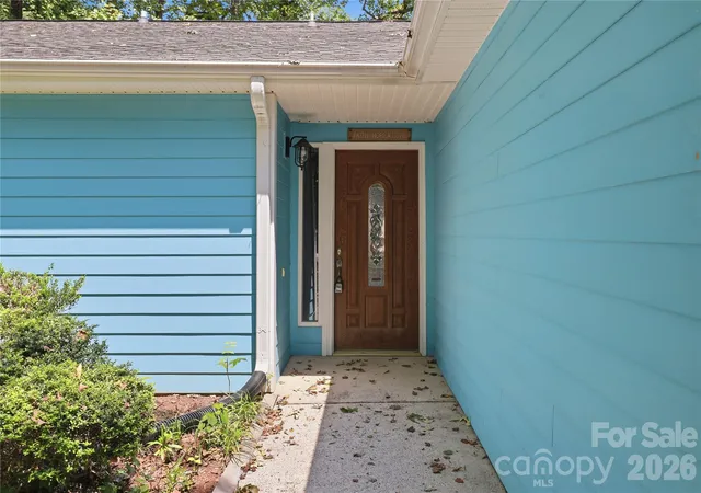 Photo 3 of Single family home for sale at 5810 Ness Ct, Charlotte, NC 28208 | MLS# 4415634 | Listing updated on 2026-09-17