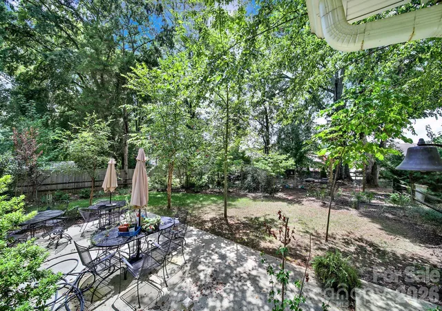 Photo 4 of Single family home for sale at 924 Glenshannon Rd, Matthews, NC 28105 | MLS# 4415656 | Listing updated on 2026-08-21