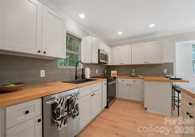 3rd image of 6316 Grove Park Blvd, Charlotte, NC 28215 | MLS# 4415674