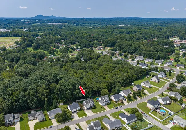 2nd image of 908 Carole Summey Dr, Dallas, NC 28034 | MLS# 4415681