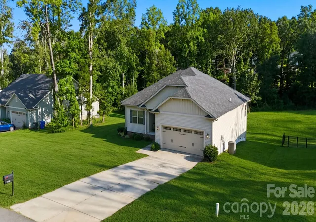 Photo 2 of Single family home for sale at 140 Wylie Trl, Statesville, NC 28677 | MLS# 4415683 | Listing updated on 2026-10-07