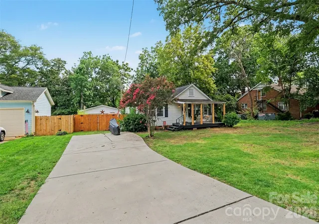 Photo 2 of Single family home for sale at 3330 Benard Ave, Charlotte, NC 28206 | MLS# 4415704 | Listing updated on 2026-09-26
