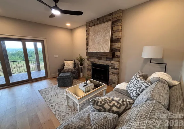 Photo 4 of Single family home for sale at 128 Chepstow Pl, Black Mountain, NC 28711 | MLS# 4415709 | Listing updated on 2026-10-18