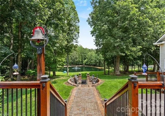 Photo 2 of Single family home for sale at 325 Buck Seaford Rd, Mocksville, NC 27028 | MLS# 4415716 | Listing updated on 2026-08-19