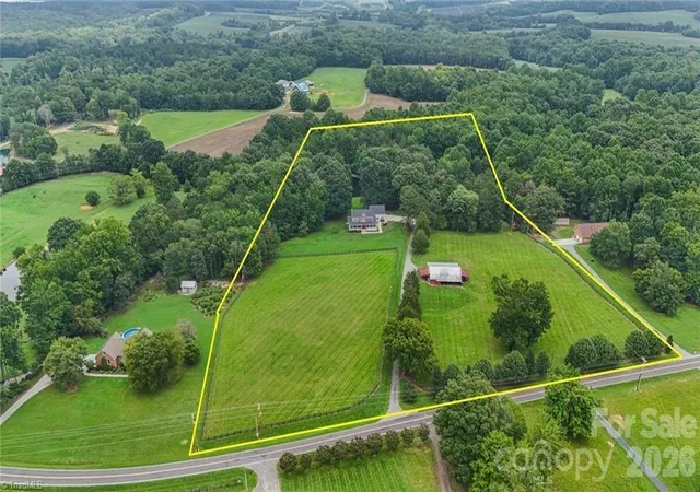 Photo 3 of Single family home for sale at 325 Buck Seaford Rd, Mocksville, NC 27028 | MLS# 4415716 | Listing updated on 2026-08-19