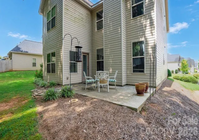 Photo 4 of Single family home for sale at 119 Cole Dr, Mooresville, NC 28115 | MLS# 4415718 | Listing updated on 2026-09-23