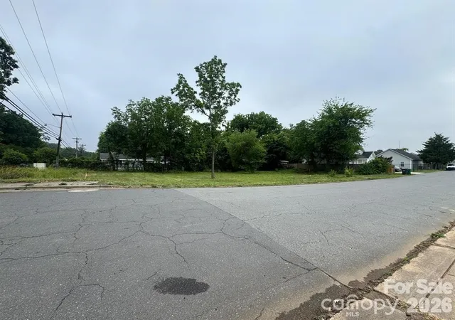 2nd image of 2211 Carmine St, Charlotte, NC 28206 | MLS# 4415731