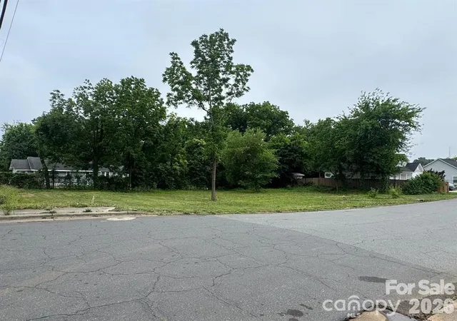 3rd image of 2211 Carmine St, Charlotte, NC 28206 | MLS# 4415731
