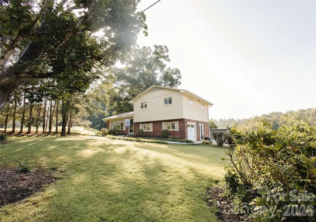 Photo 1 of Single family home for sale at 15 Golden Leaf Dr, Marion, NC 28752 | MLS# 4415738 | Listing updated on 2026-08-29