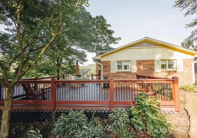 Photo 4 of Single family home for sale at 15 Golden Leaf Dr, Marion, NC 28752 | MLS# 4415738 | Listing updated on 2026-08-29