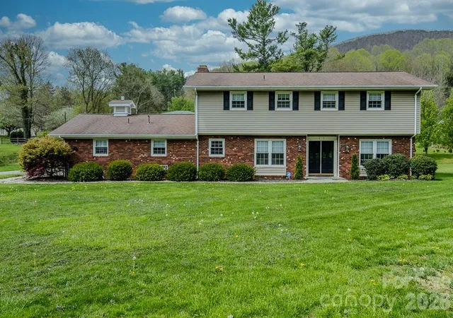 Photo 1 of Single family home for sale at 501 N Jefferson Ave, West Jefferson, NC 28694 | MLS# 4415743 | Listing updated on 2026-08-19