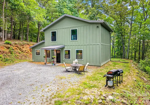 3rd image of 431 Judds Trl, Franklin, NC 28734 | MLS# 4415759