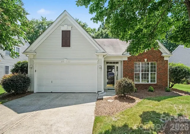 Photo 1 of Single family home for sale at 8932 Kestral Ridge Dr, Charlotte, NC 28269 | MLS# 4415767 | Listing updated on 2026-10-01