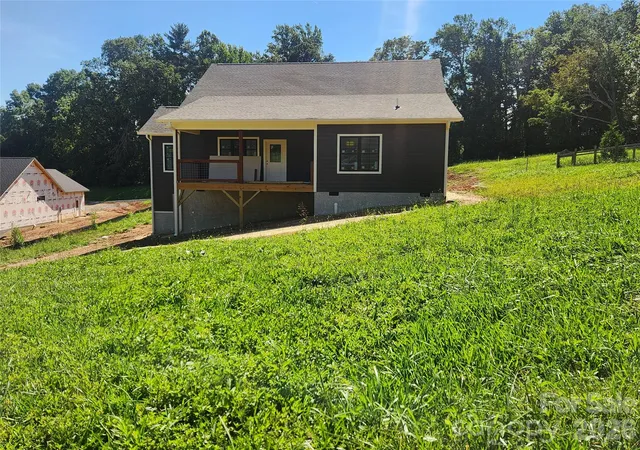 3rd image of 10 Setter Ln, Weaverville, NC 28787 | MLS# 4415776
