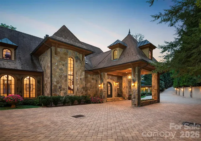 Photo 3 of Mansion for sale at 994 Clovertop Ln, Arden, NC 28704 | MLS# 4415790 | Listing updated on 2026-10-06