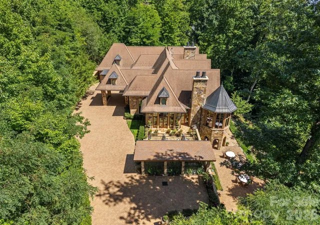 Photo 3 of Single family home for sale at 994 Clovertop Ln, Arden, NC 28704 | MLS# 4415790 | Listing updated on 2026-10-06