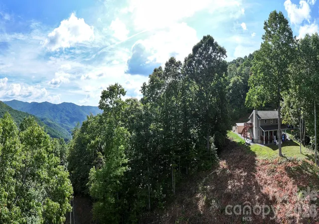 Photo 1 of Single family home for sale at 1333 Pigeon Crk Rd, Bryson City, NC 28713 | MLS# 4415793 | Listing updated on 2026-10-07
