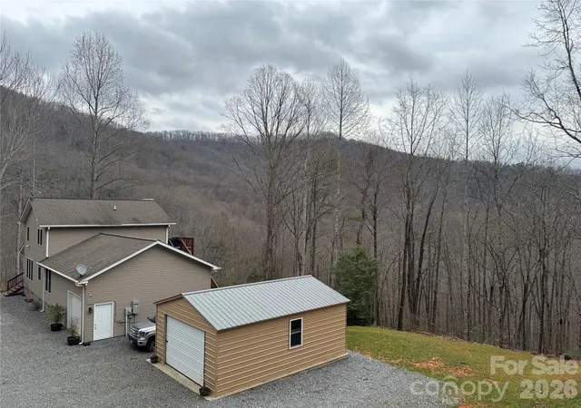 Photo 4 of Single family home for sale at 1333 Pigeon Crk Rd, Bryson City, NC 28713 | MLS# 4415793 | Listing updated on 2026-08-24