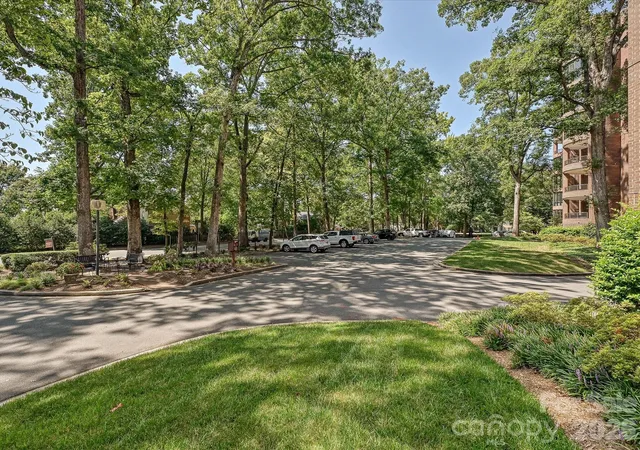 48th image of 806 Cherokee Rd, Charlotte, NC 28207 | MLS# 4415796
