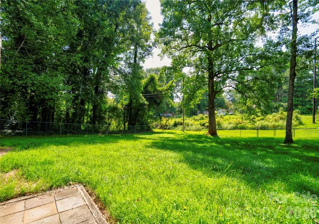 28th image of 1208 N Piedmont Ave, Kings Mountain, NC 28086 | MLS# 4415799