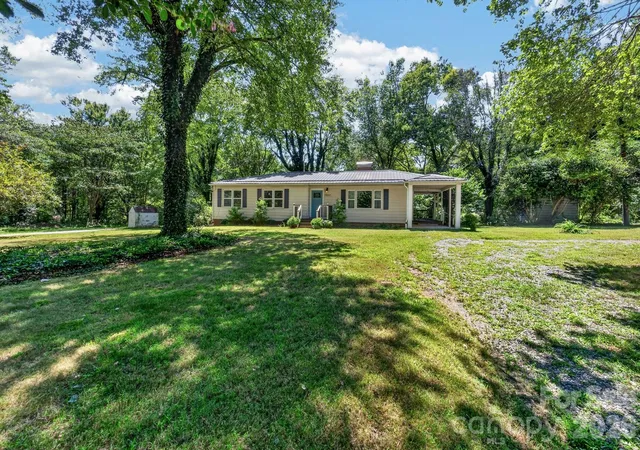Photo 3 of Single family home for sale at 7257 Sherrills Ford Rd, Sherrills Ford, NC 28673 | MLS# 4415812 | Listing updated on 2026-10-07