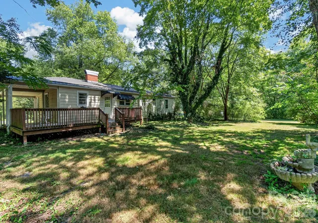 Photo 3 of Single family home for sale at 7257 Sherrills Ford Rd, Sherrills Ford, NC 28673 | MLS# 4415812 | Listing updated on 2026-10-07