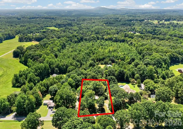 Photo 4 of Single family home for sale at 7257 Sherrills Ford Rd, Sherrills Ford, NC 28673 | MLS# 4415812 | Listing updated on 2026-10-07