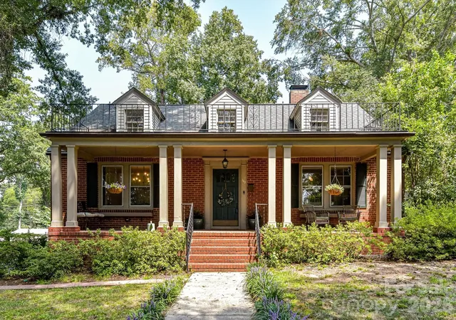 Photo 1 of Sale Pending at 119 E Leroy St, Fort Mill, SC 29715 | MLS# 4415822 | Listing updated on 2026-08-30