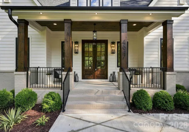 Photo 4 of Single family home for sale at 4647 General Pershing Dr, Charlotte, NC 28209 | MLS# 4415827 | Listing updated on 2026-10-28