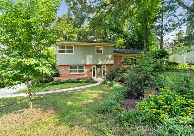 2nd image of 2911 Arundel Dr, Charlotte, NC 28209 | MLS# 4415828