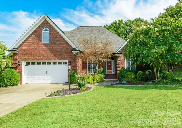 Photo 1 of Single family home for sale at 4711 Sherborne Dr, Harrisburg, NC 28075 | MLS# 4415829 | Listing updated on 2026-10-05
